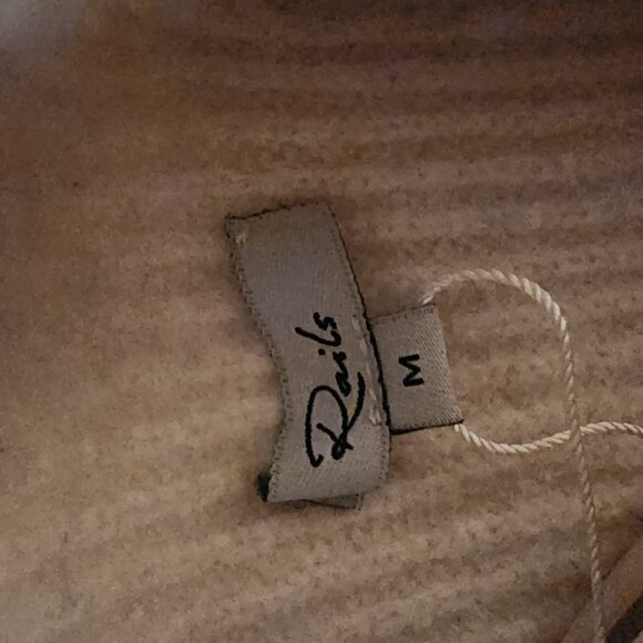 Rails Claudia Sweater Cream & Navy Stripe NWOT Med Some bleeding/pilling - Picture 9 of 14